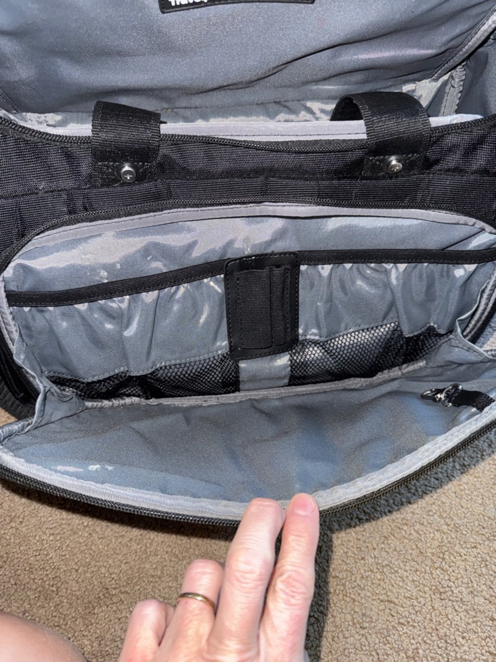 Travelpro crew deluxe carryon bag - Picture 8 of 9